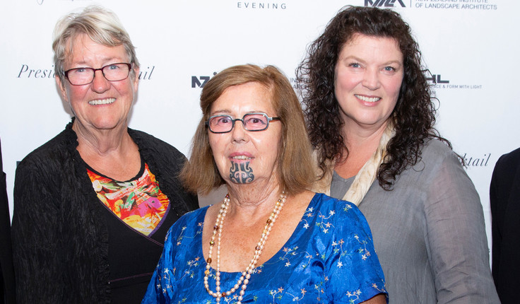 Dr Diane Menzies (c) with Sally Peake (l) and Renee Davies (r). Photo taken at the 2019 NZILA President's Cocktail evening.